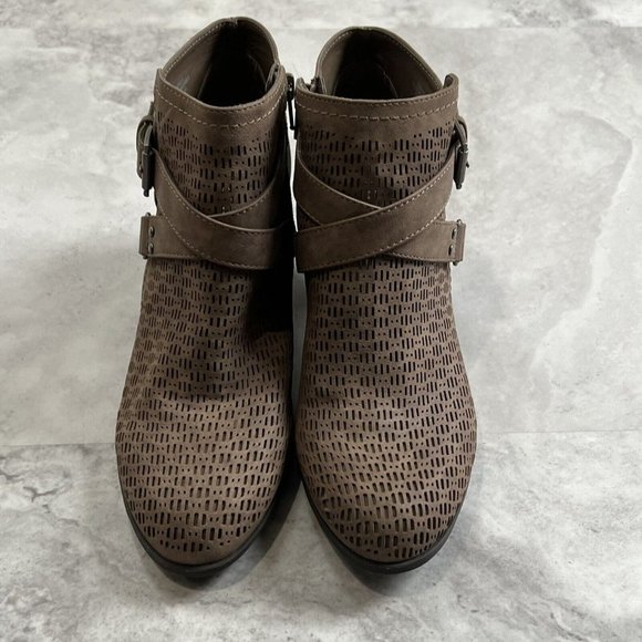 INDIGO rd Sablena Laser Cut Booties Size 8.5 Brown Ankle Buckle‎ Heel Boots - Picture 2 of 8